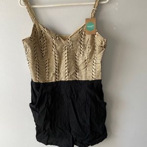 Lilka Lg Romper with pockets. Never worn, purchased from Thred Up
